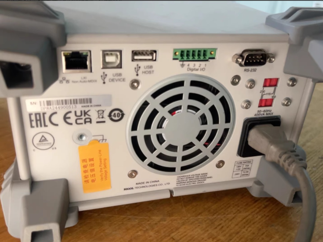 แหล่งจ่ายไฟฟ้ากระแสตรงแบบตั้งโ - Linear Dc Power Supply Triple Output บทวิจารณ์และราคา